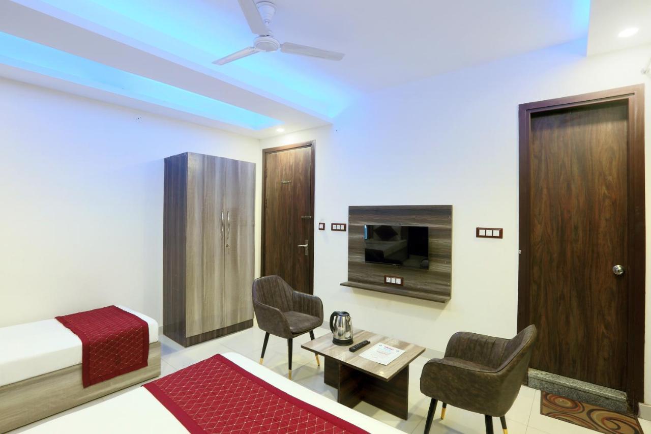 Hotel Red Velvet At Delhi Airport New Delhi Exterior photo