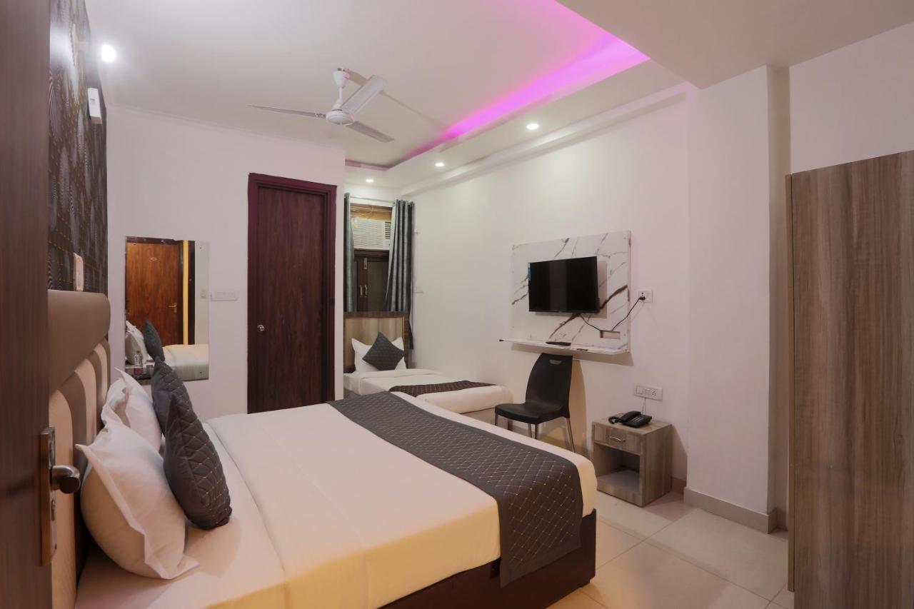 Hotel Red Velvet At Delhi Airport New Delhi Exterior photo