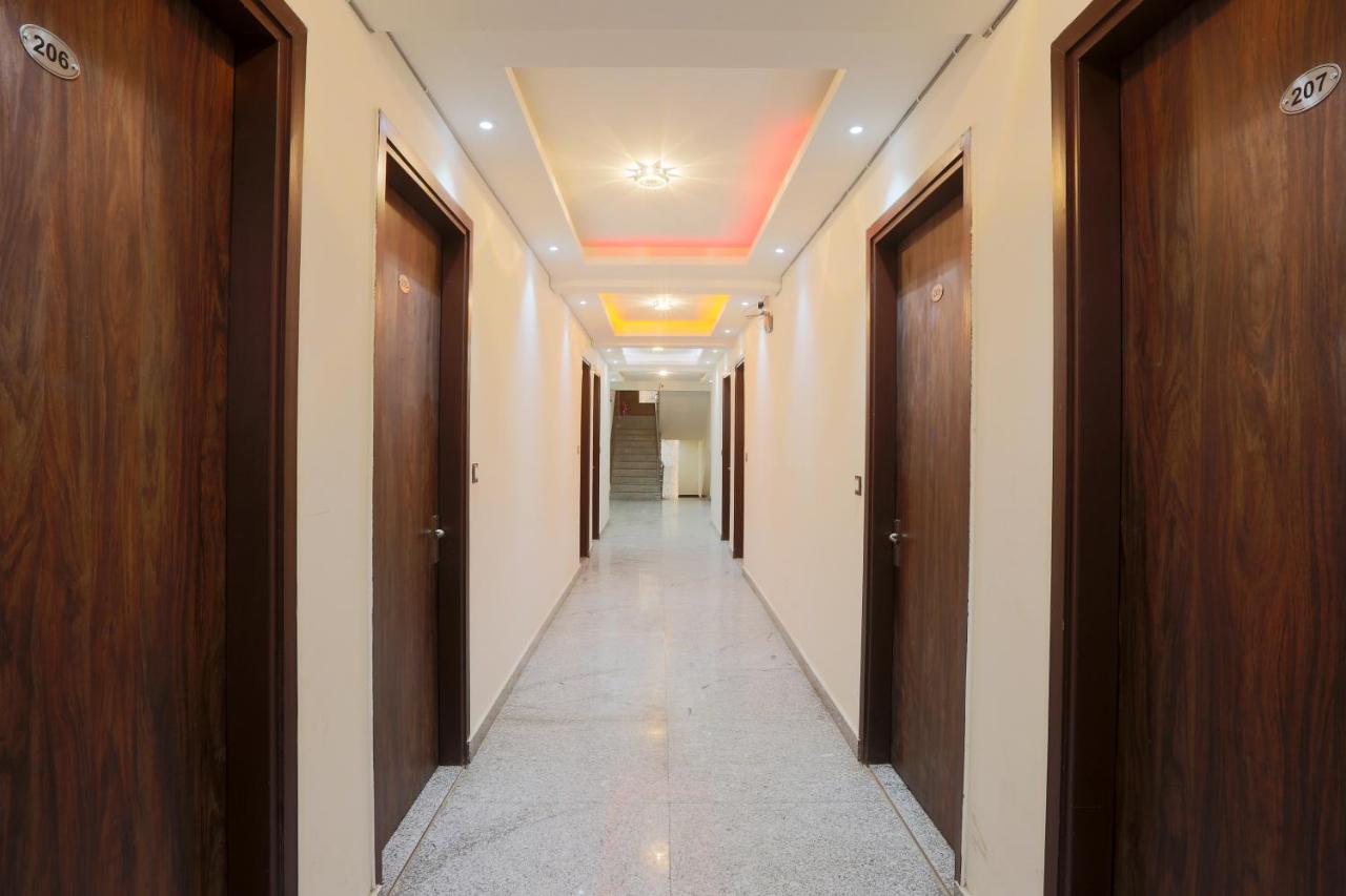 Hotel Red Velvet At Delhi Airport New Delhi Exterior photo